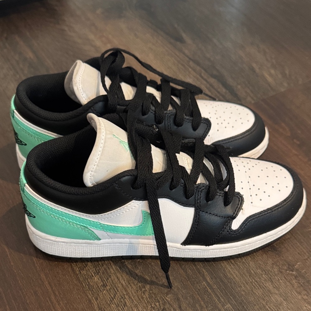 Black and White Air Jordan with Green Accents Boys size 4.5